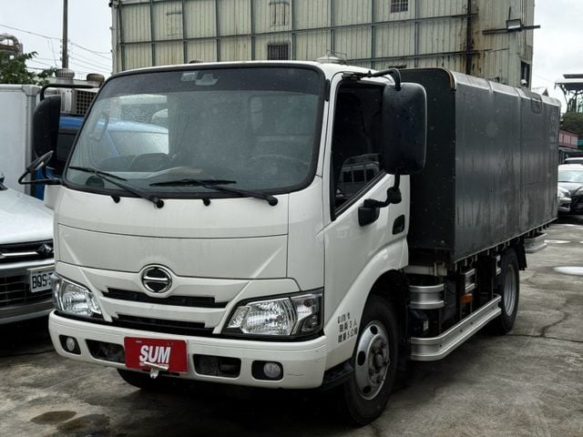 Hino  300 2021 日野300 平車頭升降蓬/四芯摺疊尾門/花板四錄 已做完大保養  第3張相片