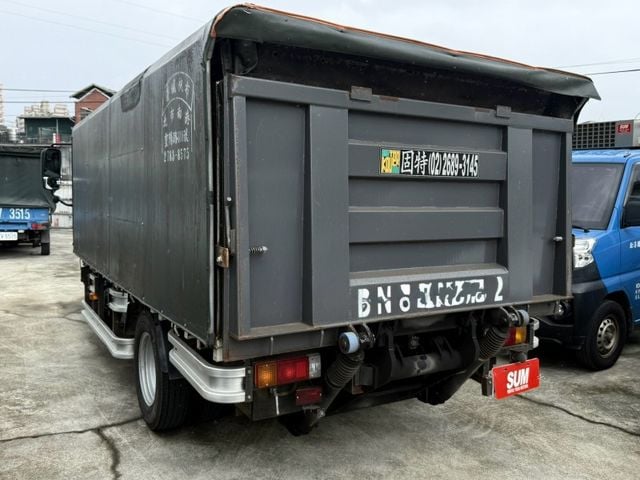 Hino  300 2021 日野300 平車頭升降蓬/四芯摺疊尾門/花板四錄 已做完大保養  第5張相片