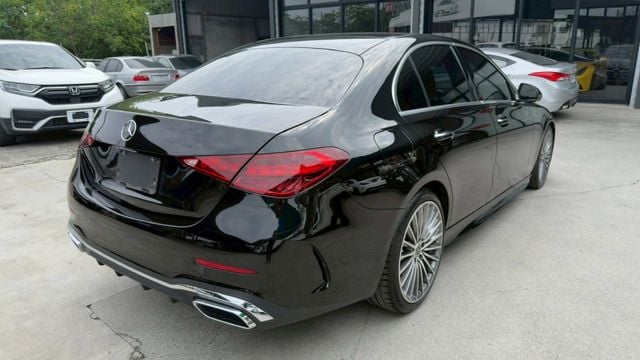 22年式 C300 AMG 總代理 原廠保養 ACC跟車 環景影像 電動尾門 car play 全車原版件 里程保證  第2張相片