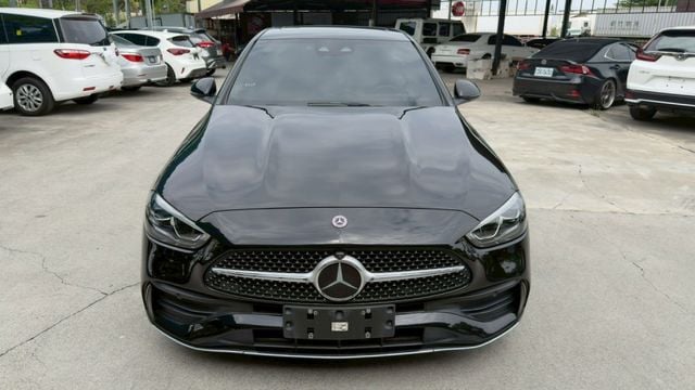 22年式 C300 AMG 總代理 原廠保養 ACC跟車 環景影像 電動尾門 car play 全車原版件 里程保證  第4張相片