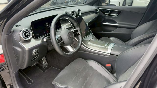22年式 C300 AMG 總代理 原廠保養 ACC跟車 環景影像 電動尾門 car play 全車原版件 里程保證  第5張相片