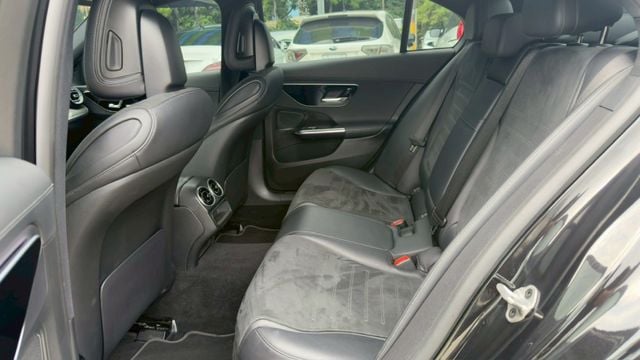 22年式 C300 AMG 總代理 原廠保養 ACC跟車 環景影像 電動尾門 car play 全車原版件 里程保證  第6張相片