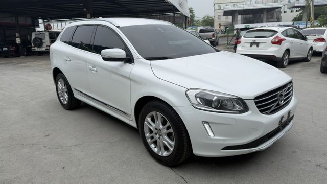 D4 豪華版 一手車 新車至今原廠保養 無待修 全車原版件 里程保證  第3張相片