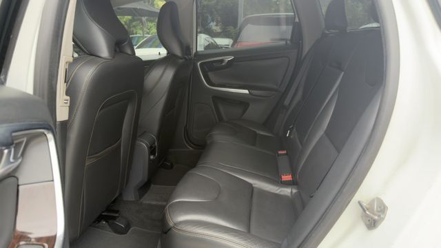 D4 豪華版 一手車 新車至今原廠保養 無待修 全車原版件 里程保證  第6張相片