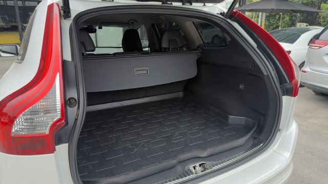 D4 豪華版 一手車 新車至今原廠保養 無待修 全車原版件 里程保證  第7張相片