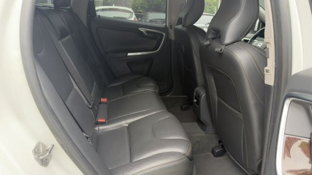 D4 豪華版 一手車 新車至今原廠保養 無待修 全車原版件 里程保證  第8張相片