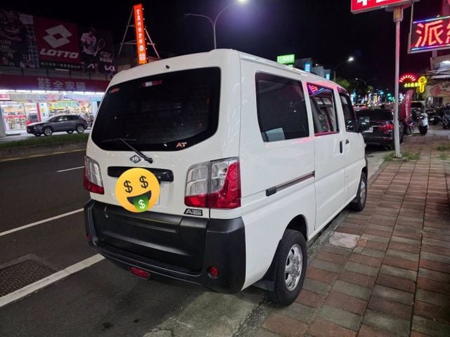自排 五人座 實跑6.1萬公里 中央冷排 盲點偵測 定速 鋁圈 前後行車紀錄器 全車原版件 ( 整備中 )  第2張相片