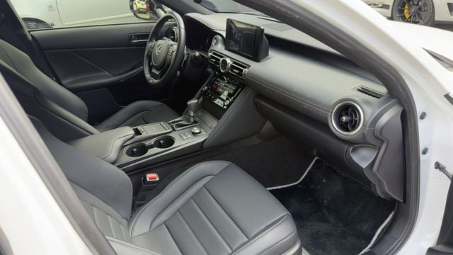 300H F Sport 大電池原廠保固中 全車原版件 里程保證  第9張相片