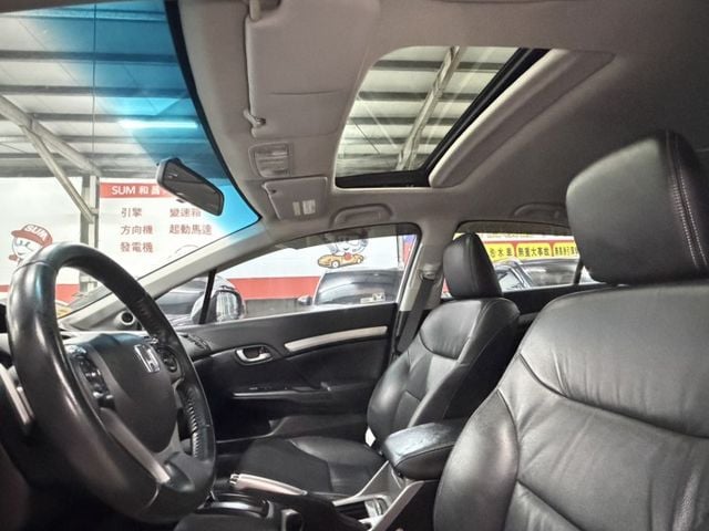 YES認證車 100%原鈑件 原廠保養 頂級VTI-S 快撥 恆溫 天窗 HID頭燈 全車空力套件 可保固 歡迎賞車試乘  第15張相片