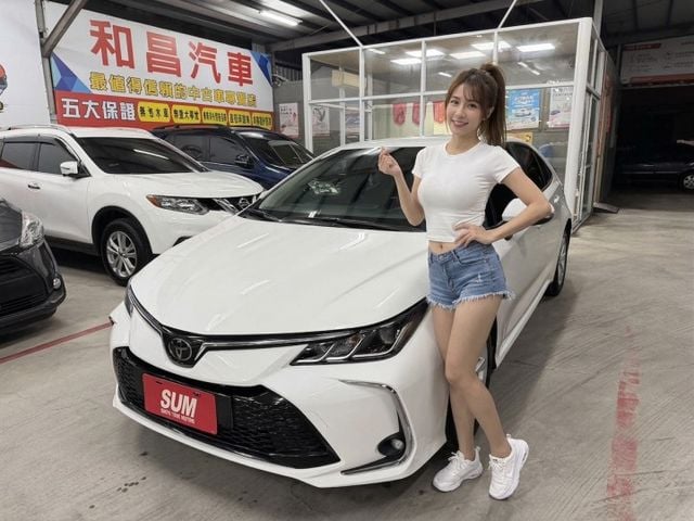 YES認證車 100%原鈑件 尊爵版 IKEY+摸門 全速域跟車 CAR PLAY 5大系統可保固2年5萬公里  第1張相片