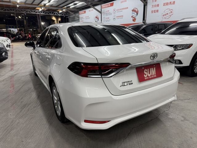 YES認證車 100%原鈑件 尊爵版 IKEY+摸門 全速域跟車 CAR PLAY 5大系統可保固2年5萬公里  第5張相片