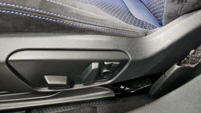1 SERIES  第10張相片