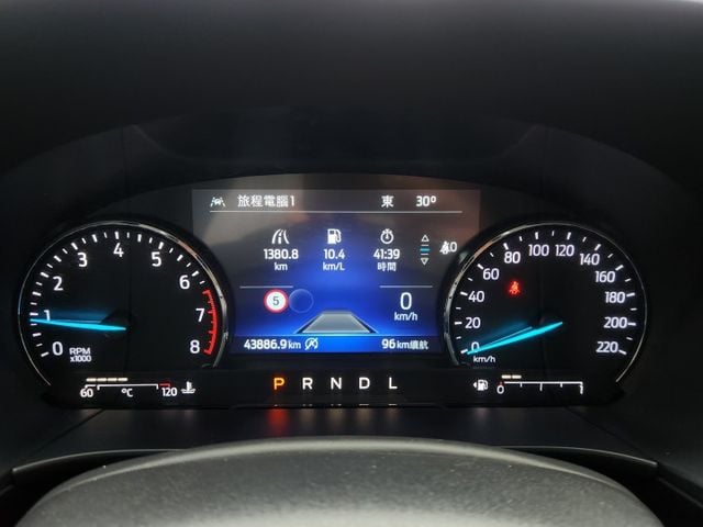 ♞360環景♞實跑4萬多公里♞B O揚聲器♞電動尾門♞全車原廠保養♞ACC主動式跟車♞  第20張相片