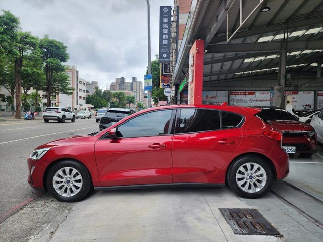 ♞僅跑3萬多公里 極佳車況♞1.5自然進氣引擎 省油好開好維護♞歐系血統安全性極佳♞  第3張相片