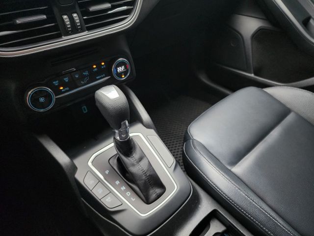 ♞僅跑3萬多公里 極佳車況♞1.5自然進氣引擎 省油好開好維護♞歐系血統安全性極佳♞  第14張相片