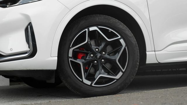KUGA 6M  第4張相片