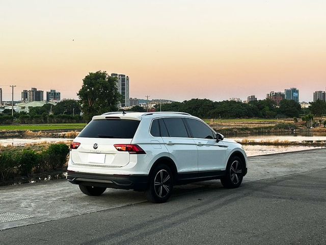 21年VW TIGUAN 1.5一手車 原鈑件  原廠保固中 無事故 無泡水  全額貸 低利率 免頭款  第11張相片