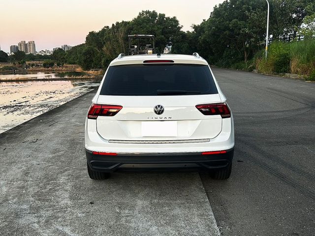 21年VW TIGUAN 1.5一手車 原鈑件  原廠保固中 無事故 無泡水  全額貸 低利率 免頭款  第13張相片