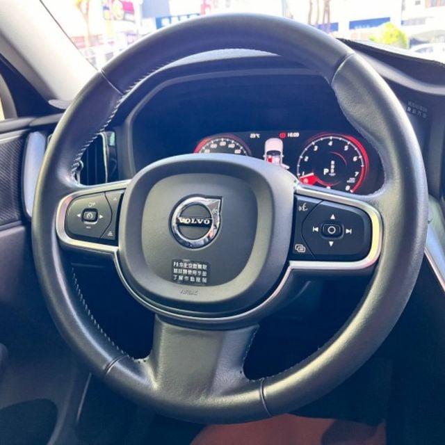 B5 AWD 不只是一台豪華休旅，更是把「安全、質感、科技」做到極致的北歐代表作 H.K音響 ACC跟車 360環景  第10張相片