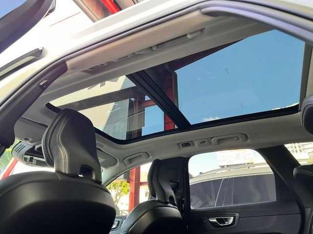 B5 AWD 不只是一台豪華休旅，更是把「安全、質感、科技」做到極致的北歐代表作 H.K音響 ACC跟車 360環景  第20張相片