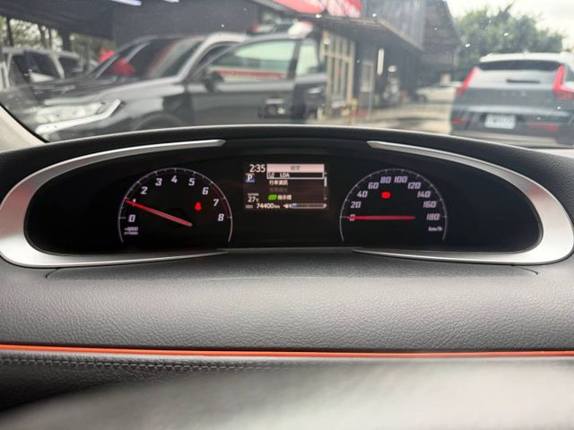 5人精典版 家庭用車、接送小孩、載貨創業 一台Sienta 全部搞定！  第11張相片