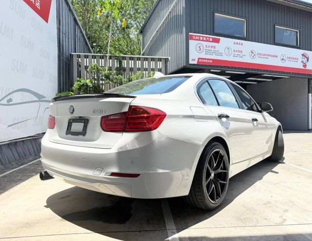 總代理 跑得少、車況優質，歲月帶走的是年份，帶不走的是 BMW 歐洲車歷久彌新的質感  第2張相片