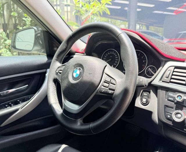 總代理 跑得少、車況優質，歲月帶走的是年份，帶不走的是 BMW 歐洲車歷久彌新的質感  第10張相片