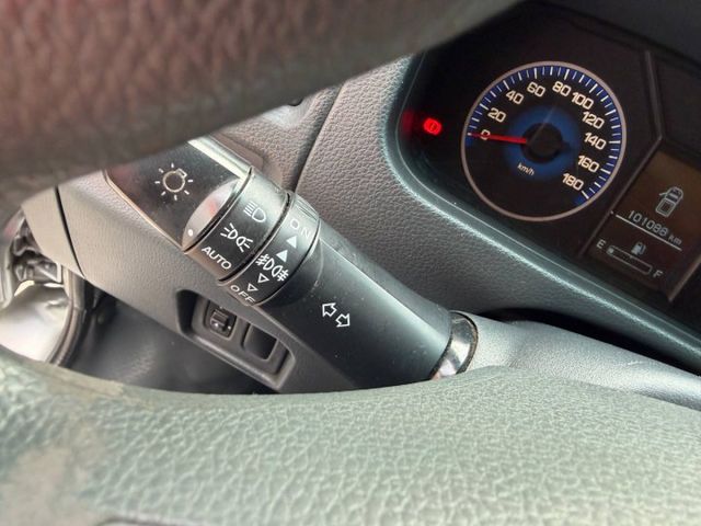 手排木框式小貨車 保養細心、車況優，準備陪下一位老闆繼續打天下✔木框式貨斗，載貨空間更靈活 ✔ 電動窗、中央鎖、冷  第9張相片