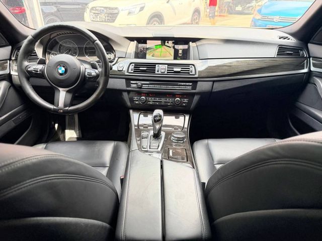 BMW 528i M Sport 適合喜愛 BMW 操控感、重視座艙質感，同時希望兼具日常舒適與運動風格的車主。  第5張相片