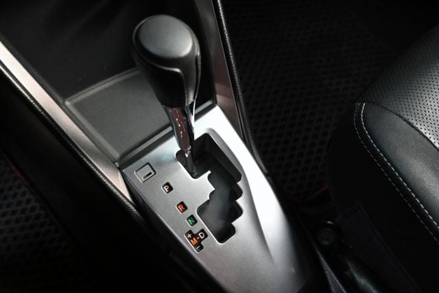 免30萬超值入主~豐田大鴨鴨~定期保養~升級高級安卓機~導航+CarPlay+行車紀錄+藍芽影音滿配~全車原鈑件~可貸款  第16張相片
