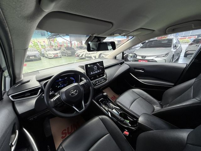 【線上影音賞車請點我】油電豪華版，極致省油，動靜皆宜，在這高油價的年代，這台就是你最好的選擇，甜甜價優惠中！  第14張相片