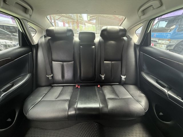 【線上影音賞車請點我】代步車也能有大享受，空間大，全方位配備，車況極佳免整理，即買即享受，現正優惠中！  第16張相片