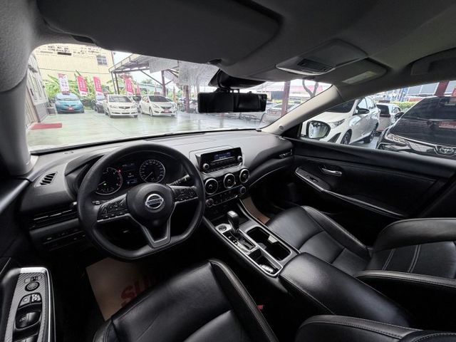 【線上影音賞車請點我】俐落轎跑外型，限時特惠，比ALTIS更好的選擇，全車定期保養無待修，原漆原鈑件，新車狀態，非常優秀  第14張相片