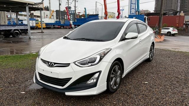 HYUNDAI現代 ELANTRA  第1張相片