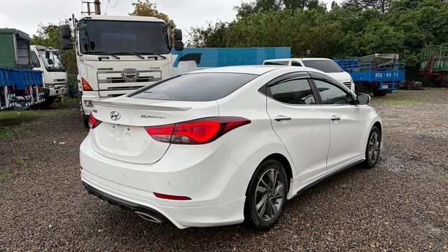 HYUNDAI現代 ELANTRA  第5張相片