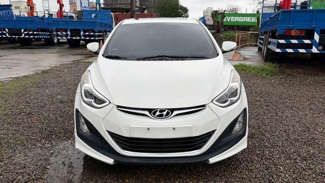 HYUNDAI現代 ELANTRA  第8張相片