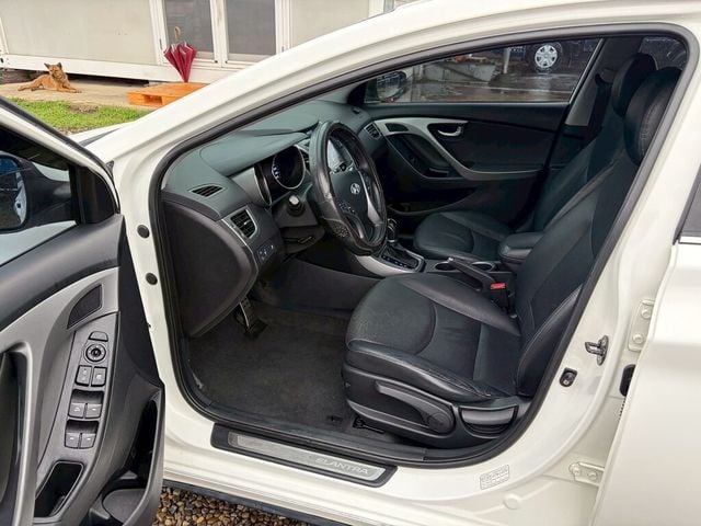HYUNDAI現代 ELANTRA  第9張相片