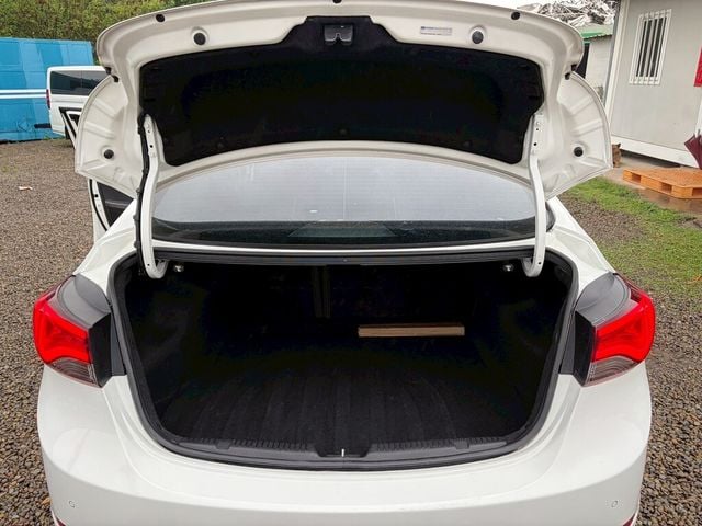 HYUNDAI現代 ELANTRA  第11張相片