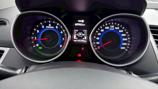 HYUNDAI現代 ELANTRA  第14張相片