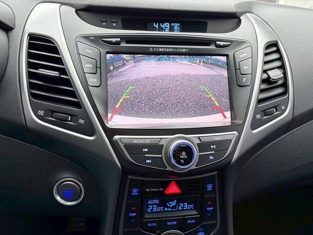 HYUNDAI現代 ELANTRA  第17張相片