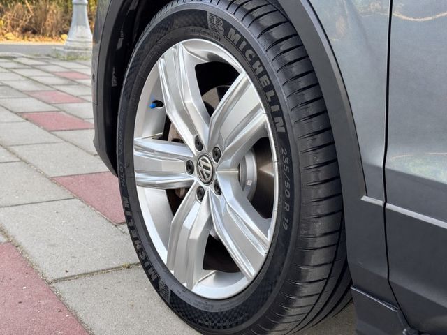 330HL 僅跑6萬公里 全車原鈑件  超高CP值   360環景 跟車 盲點 電動尾門 CAR PALY  第9張相片