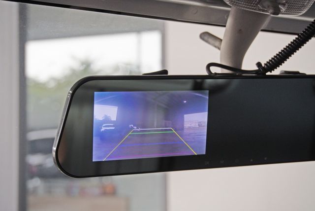 俐落商用生財車！贈送雙口爐孔工作台｜雙安全氣囊｜光感應頭燈｜ABS｜冷暖空調｜循跡防滑｜倒車顯影｜框式 手排  第18張相片
