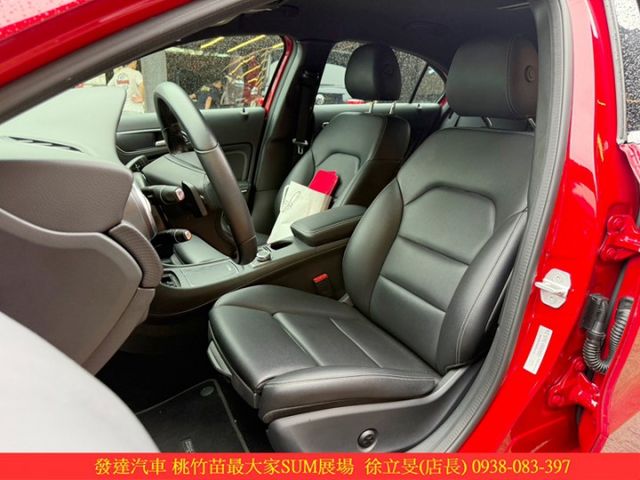 BENZ A180 2017年 1.6 紅 1368 順  第4張相片