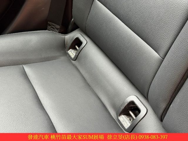 BENZ A180 2017年 1.6 紅 1368 順  第10張相片