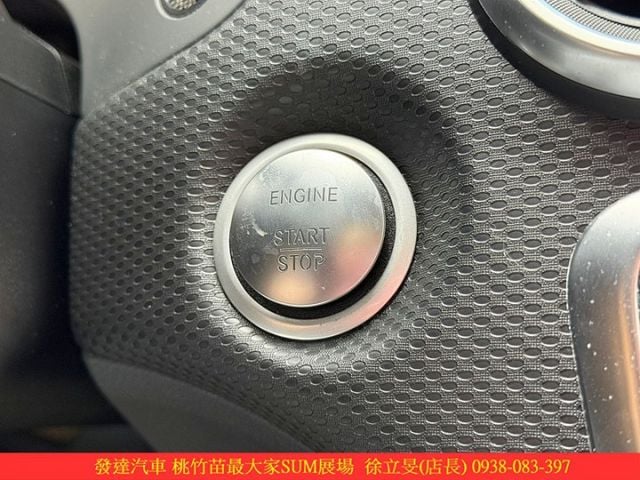 BENZ A180 2017年 1.6 紅 1368 順  第11張相片