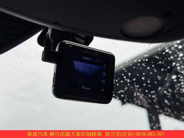 BENZ A180 2017年 1.6 紅 1368 順  第14張相片