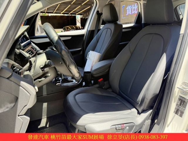 BMW 218I AT 2016年 1.5 白 2598 TCBU  第4張相片
