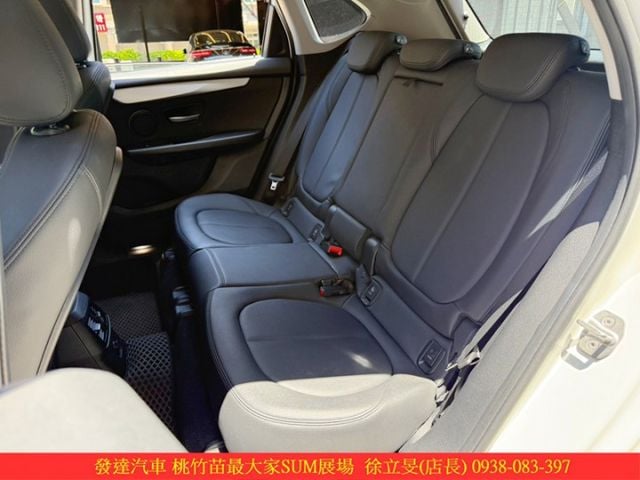 BMW 218I AT 2016年 1.5 白 2598 TCBU  第5張相片