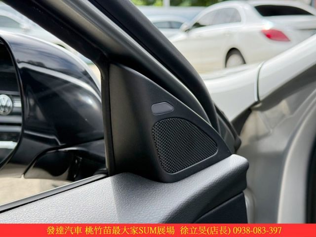 INFINITI Q30 風尚版 2018年 1.6 銀 1908  第4張相片