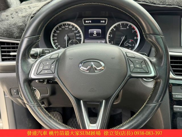 INFINITI Q30 風尚版 2018年 1.6 銀 1908  第13張相片